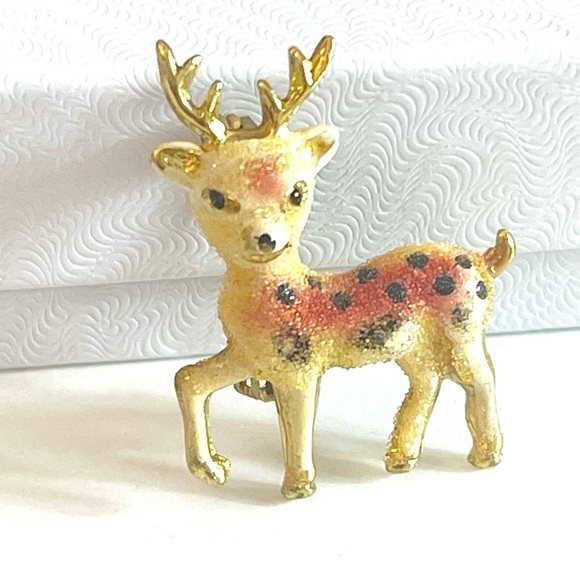 Vintage Tiny Marked Made in Korea Spotted Textured Deer Brooch - Picture 2 of 8